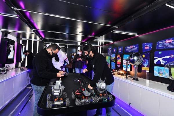 'Tech Truck' para promover la ciencia y la tecnología entre los niños turcos