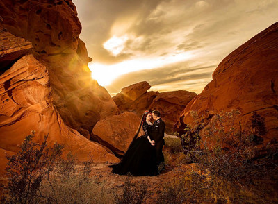 Outdoor Wedding Specialist, ScenicLasVegasWeddings.com, Presents Newest Nuptial Photography Location - the Vistas of 'Fire Rock'