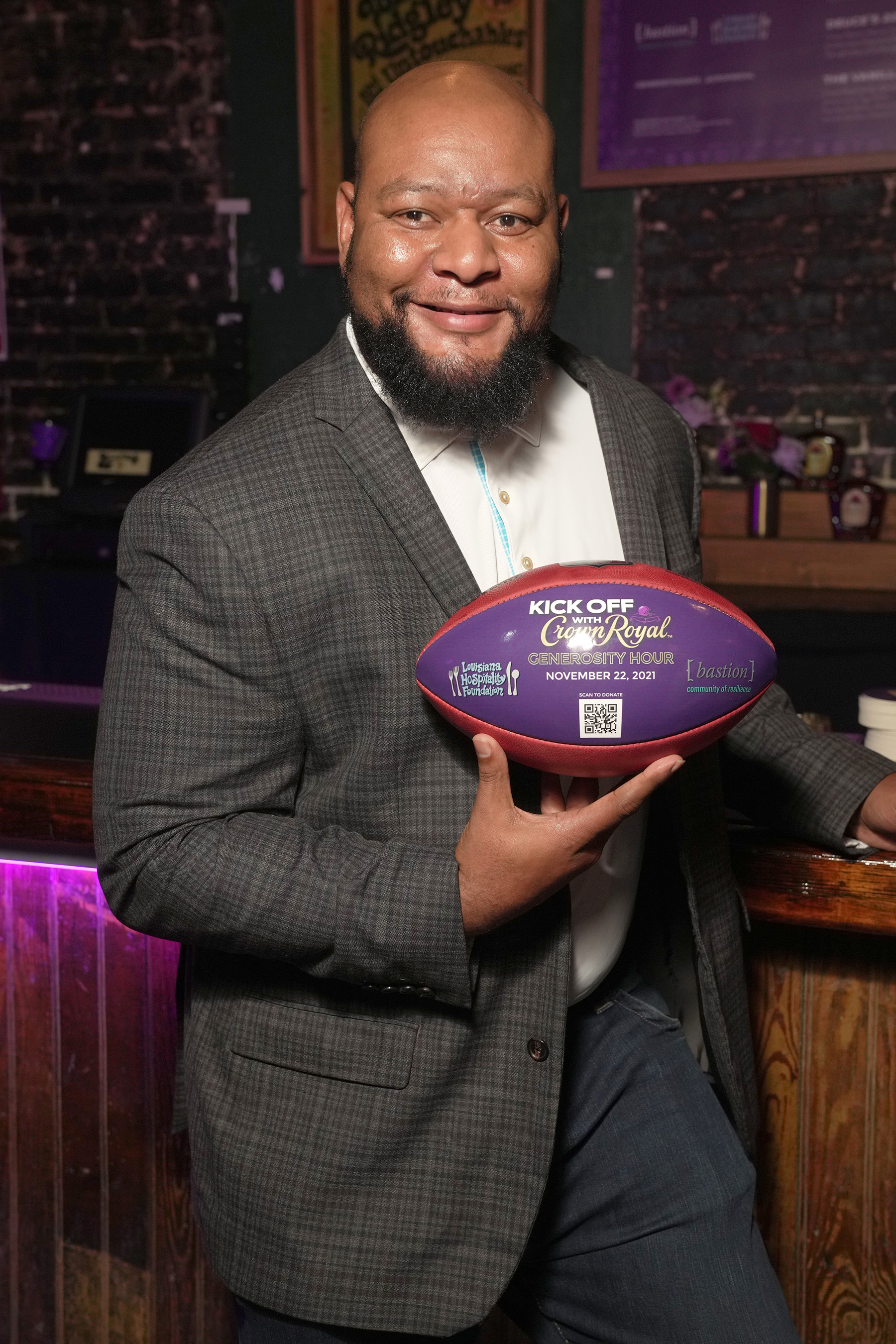 It's The Most Generous Time Of The Year: Crown Royal, Drew Brees And Deuce Mcallister Honor Military And Hospitality Workers With Special Generosity Hour In New Orleans