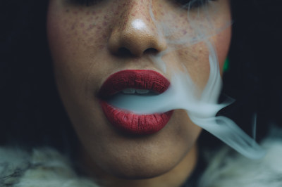Akerna Flash Report: Data shows women continuing to gain market share of cannabis sales