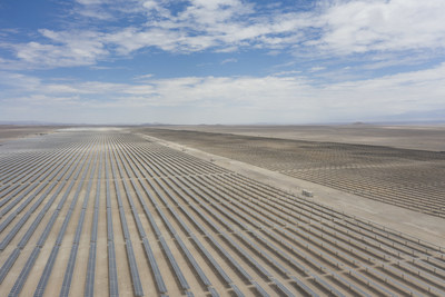 La planta solar Sol del Desierto de Atlas Renewable Energy (244 MWp) en Chile evitará emisiones de CO2 equivalentes a 47.000 vehículos cada año