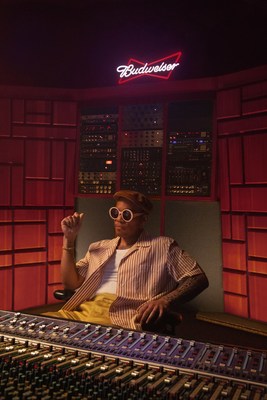 Budweiser estrena la campaña creativa mundial "Tomorrow Is Yours to Take" con la participación del visionario artista Anderson .Paak y una nueva generación de creadores en una colaboración internacional.