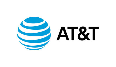 El Distrito Unificado de Los Ángeles y AT&T ofrecen Internet de alta velocidad a los hogares de los estudiantes para reducir la brecha digital