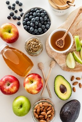 Registered Dietitian Nutritionist Marisa Moore Celebrates Honey as a Natural Ingredient in Partnership with the National Honey Board