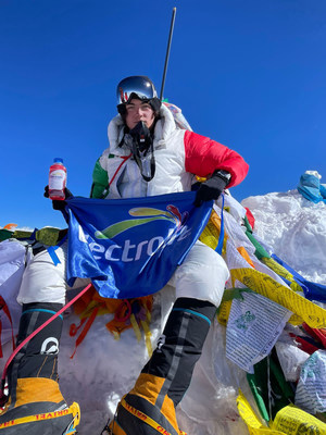 Electrolit Fuels Mountain Climber During Record Breaking Climb of Two Of The Highest Mountains on Earth