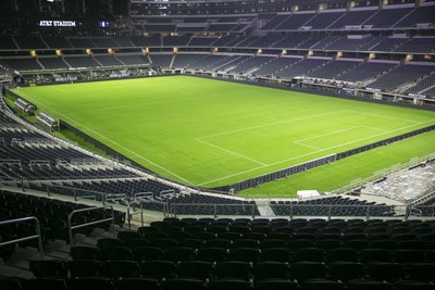 El SISTEMA DE FÚTBOL SOFTTOP DE HELLAS SE INSTALA EN EL AT&T STADIUM PARA EL JUEGO INTERNACIONAL