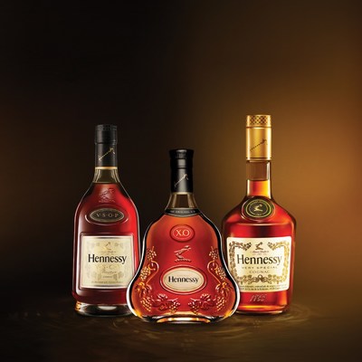Hennessy celebra a papá en su día con etiquetas tan únicas y extraordinarias, como él