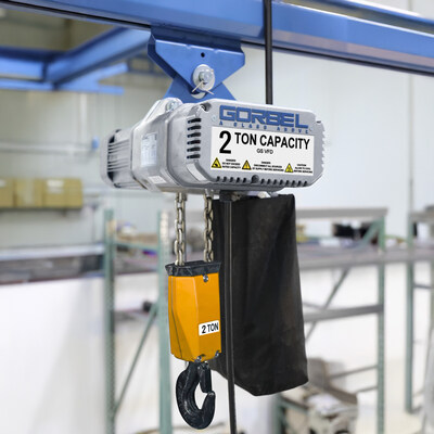 El nuevo modelo de elevador Gorbel® cuenta con tecnología avanzada de accionamiento de frecuencia variable